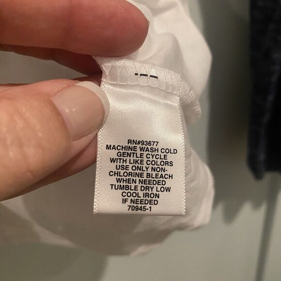 Bundle of Two Tops Women’s XL White Blue‎ Liz Claiborne Casual Capsule Classics - Picture 6 of 15